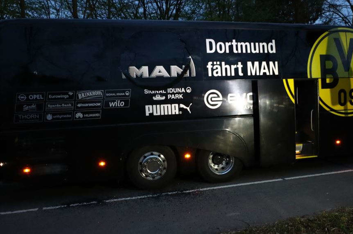 Поліція в Німеччині назвала вибухи біля автобуса футболістів серйозними