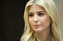 Как хамелеон: Иванка Трамп меняет цвет глаз при помощи линз 