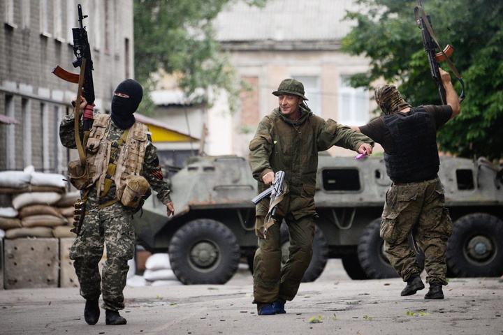 На Донбасі п’яні російські вояки влаштували стрілянину в Первомайську