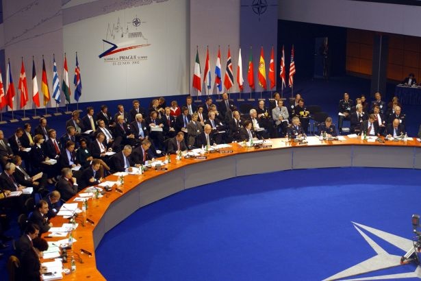  Збільшення оборонних видатків буде пріоритетом на саміті НАТО