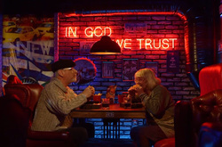 Tamerlan и Alena представили новый клип про престарелых «Бонни и Клайда»