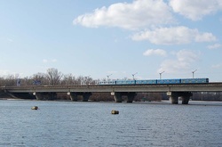 Через Русанівську протоку буде обмежено рух автотранспорту