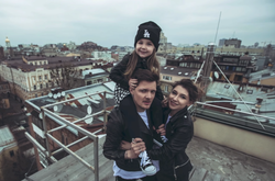 Галич из O.Torvald снялся с беременной женой в фотосессии