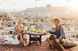 Короли Instagram: молодая пара путешествует и зарабатывает своими фото