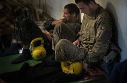 Українським заручникам на Донбасі доправили передачі