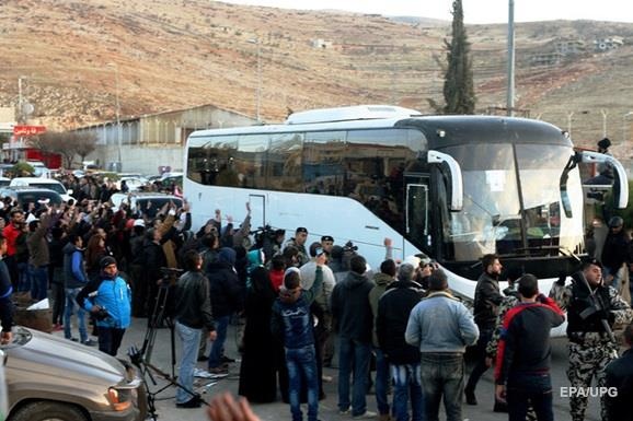 Внаслідок вибуху колони автобусів біля Алеппо загинули 126 осіб