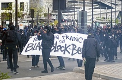 У Франції акція протесту проти «подруги Путіна» Ле Пен закінчилася сутичками