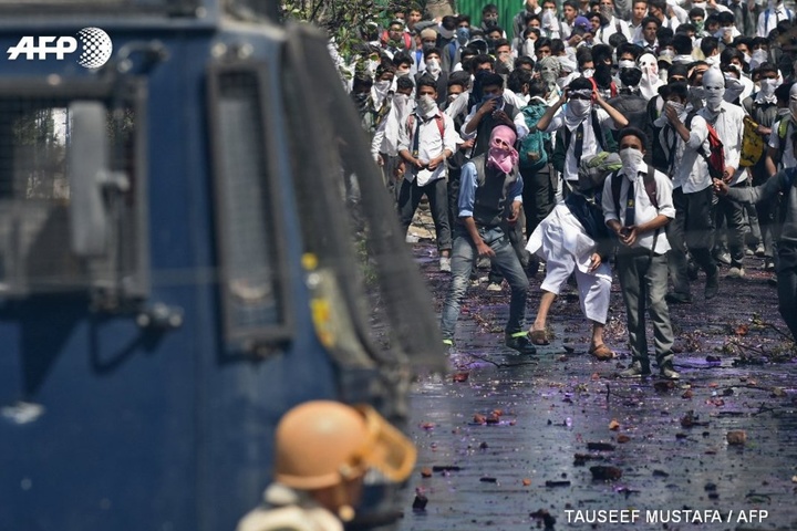 Протести в Кашмірі: під час сутичок із урядовими силами поранено близько 100 студентів 