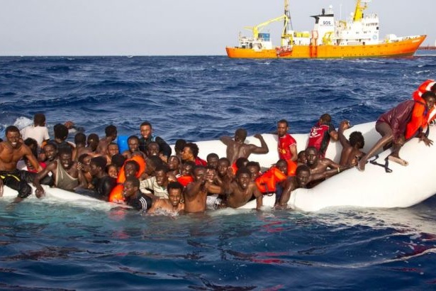 На Великодні свята в Середземному морі врятували 8,3 тис нелегальних мігрантів