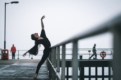 Балерины на улицах Гонконга: знаменитый фотопроект покоряет Азию 