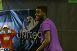 Теннисный матч прервали из-за пары, которая слишком громко занималась сексом