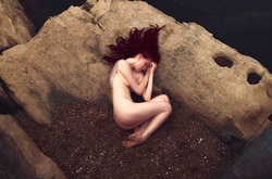 «Понимание человека»: мрачная сказка на фоне холодных пейзажей Исландии в объективе  Кори Дзуккарелли