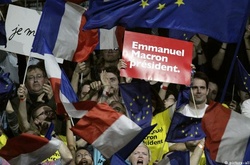Виборці на мітингу, Франція