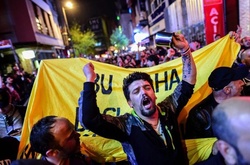  Поліція Стамбула затримала 19 осіб за організацію вуличних акцій протесту.   