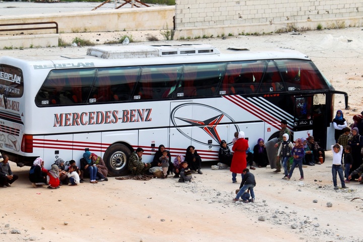 Автобуси з біженцями заблокували під Алеппо