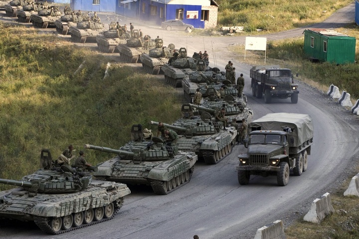 Росія перекидає важку військову техніку до кордону з КНДР