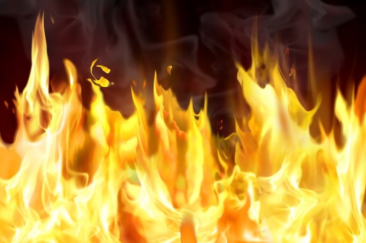 У Макіївці бойовик спалив бліндаж, в якому перебували «товариші по службі»