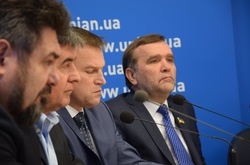 Депутат Олександр Бакуменко