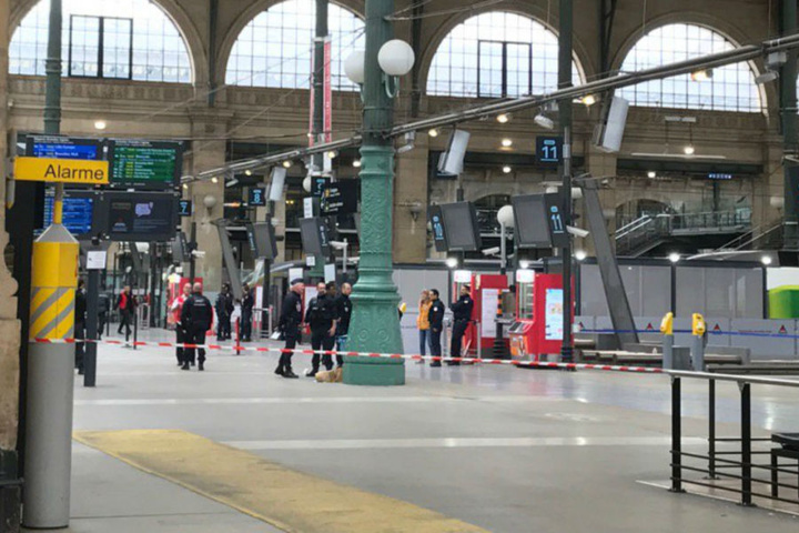 У Парижі на вокзалі затримали чоловіка з ножем