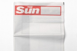 Художники выпустили серию пустых газет, чтобы позволить людям отдохнуть от информации