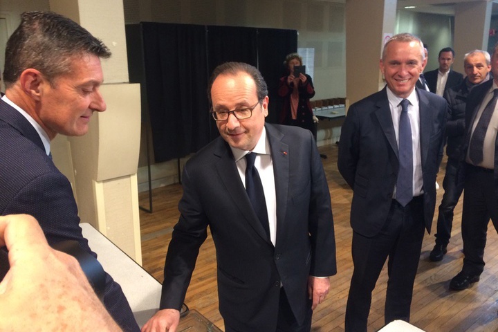 На виборах президента Франції проголосували Олланд, Макрон і Ле Пен