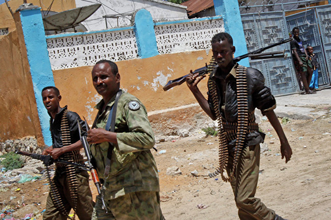 У Сомалі на фугасі терористів підірвались вісім військових