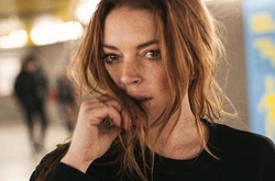 Линдси Лохан примерила меховое бикини для новой фотосессии