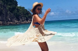 Анна Седокова похвасталась роскошной фигурой и идеальным прессом после родов