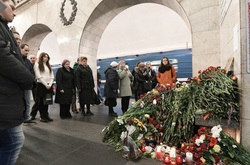  Місце трагедії в петербурзькому метро 