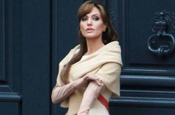  Анджелина Джоли 