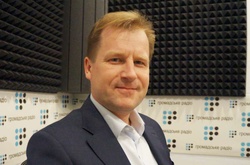 НАЗК на 311 аркушах поскаржилось Авакову на корупцію одного зі своїх керівників