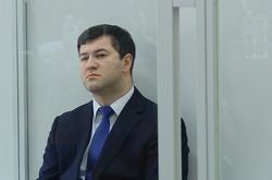 Насіров поскаржився, що в його дружини забрали всі гроші