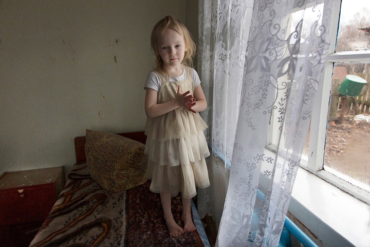 Не совсем мертвая зона: испанский фотограф показала, кто продолжает жить в Чернобыле