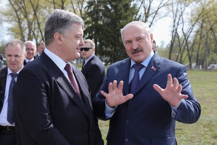 Шпагат Лукашенка. Бацька між Москвою та Києвом