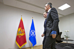 Росія намагається зупинити вступ Чорногорії в НАТО, але не може – Bloomberg
