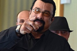 Расплата за Крым: Стивен Сигал попал в черный список «Миротворца»