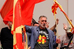 Парламент Македонії захопили протестувальники