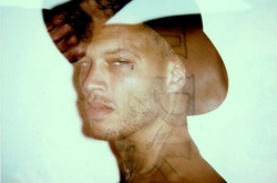 Красавец Джереми Микс