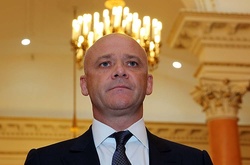 Мер Одеси призупинив рішення міськради про перейменування вулиць