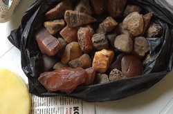 На Волині СБУ вилучила партію бурштину два мільйона доларів США