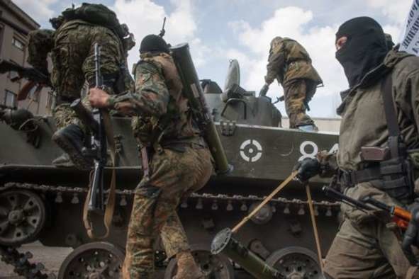 На Донбасі підірвалася бронемашина бойовиків на мінному полі - розвідка 