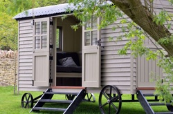 Екс-прем'єр Британії купив дизайнерський сарай для написання автобіографії