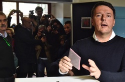  Маттео Рензі під час референдуму в Італії у грудні 2016 року 