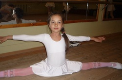 12-річна дівчинка, яку мати викинула з вікна