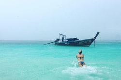 Біатлоністка Кайса Макаряйнен поплавала з акулами