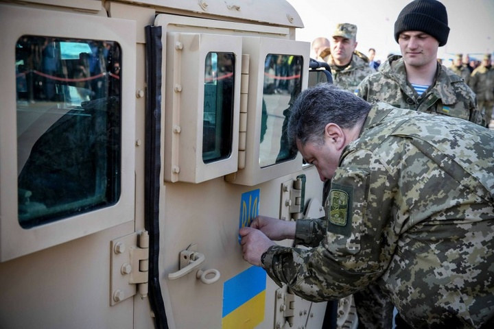 Від сухпайків до... Чим союзники допомагають Україні останні три роки