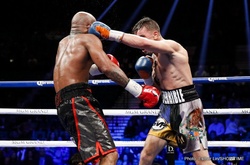 Редкач роздільним рішенням суддів програв Мендесу