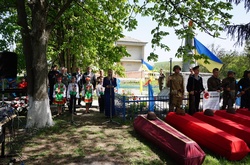 На Донеччині перепоховали останки загиблих у Другій світовій війні