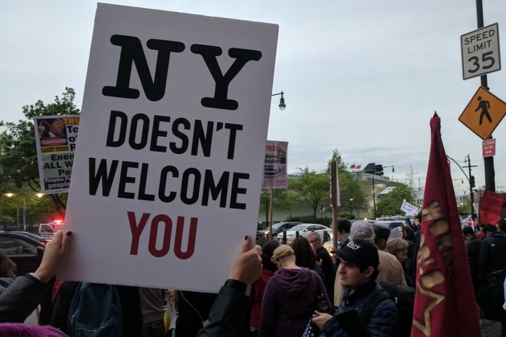 У Нью-Йорку пройшли протести: прихильники Obamacare виступають проти політики Трампа