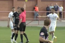 У Росії дискваліфікували гравця, якого спочатку штовхнув, а потім вилучив арбітр